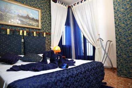 VENICE RAINBOW APARTMENT (RIALTO) - image 1