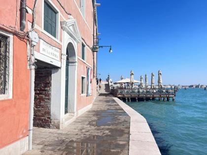 Guggenheim Luxury Suites By Bricola Apartments Venice 