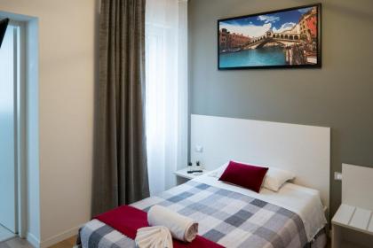 Venice Rooms - image 9