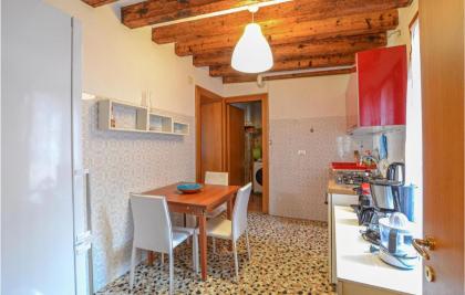 Nice apartment in Venezia with 2 Bedrooms and WiFi - image 16