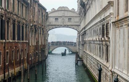 Nice apartment in Venezia with 2 Bedrooms and WiFi - image 4