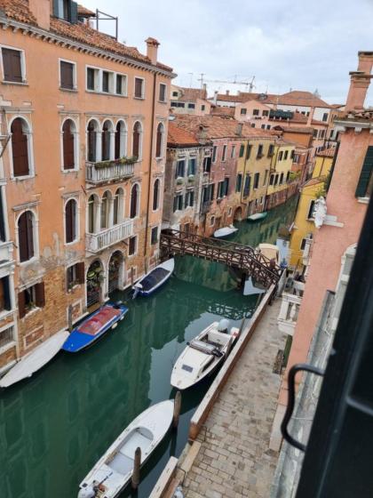 Ca' Cappello Venice Apartment 2 with Canal View - image 1