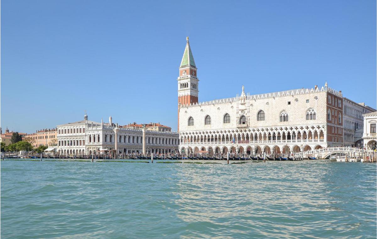 Stunning apartment in Venezia with 2 Bedrooms and WiFi - main image