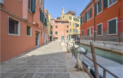 Stunning apartment in Venezia with 2 Bedrooms and WiFi - image 8