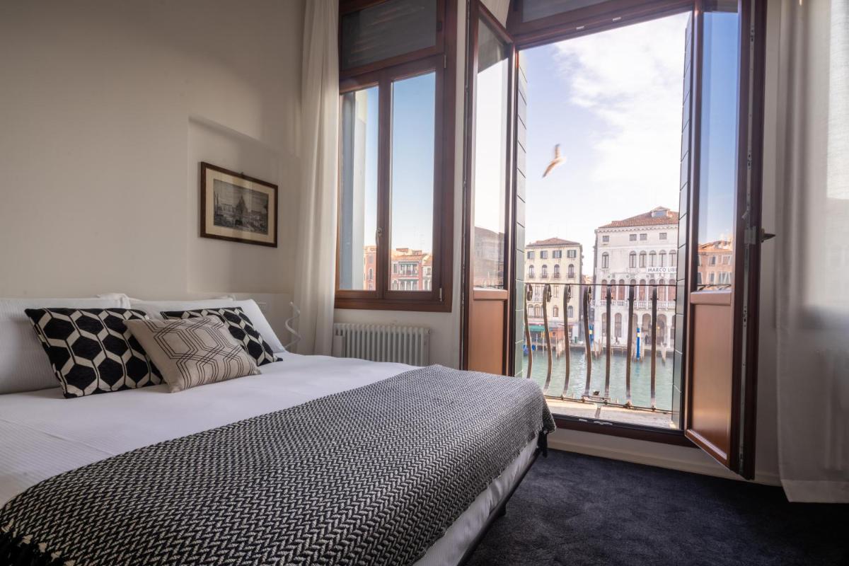 Design Apartment with Balcony on the Grand Canal R&R - image 2