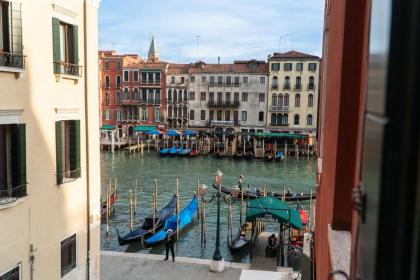 Rialto Deluxe Grand Canal View R&R Venice 