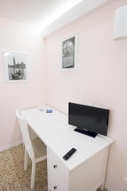 Venice Rialto Bridge Apartment - image 13