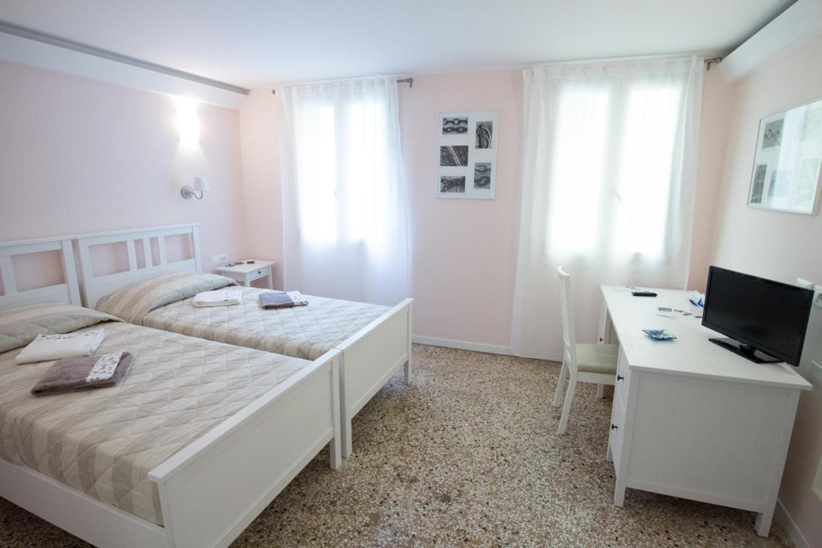 Venice Rialto Bridge Apartment - image 3