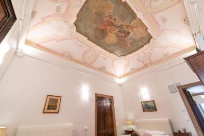 Riva Palace Apartments by Wonderful Italy - image 15