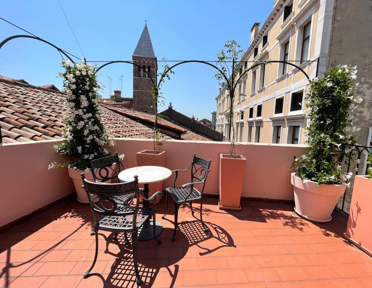 Townhouse con terrazza - main image