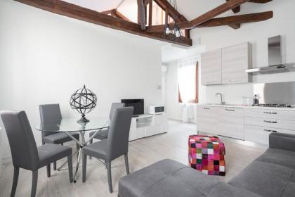 Apartments in San Marco with Canal View by Wonderful Italy - image 13