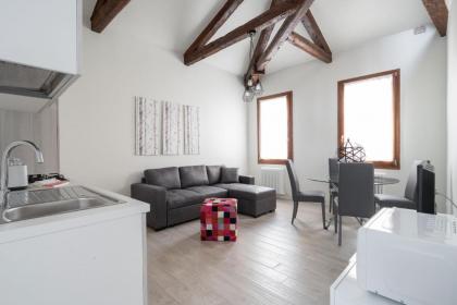 Apartments in San Marco with Canal View by Wonderful Italy - image 18