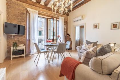 Italian Experience-Riva degli Schiavoni Boutique Apartment 