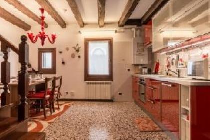 Vivaldi Apartment - image 12