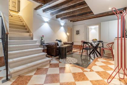 Italian Experience-Venice Boutique Apartment - image 11