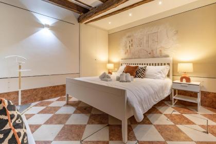 Italian Experience-Venice Boutique Apartment - image 19