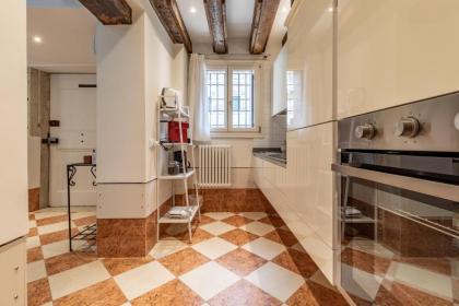 Italian Experience-Venice Boutique Apartment - image 8