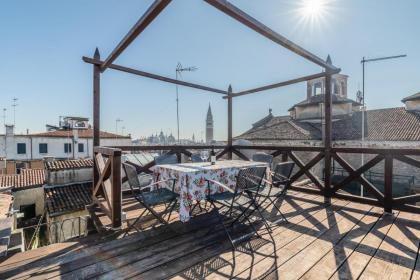 San Marco vista sui tetti veneziani Apartment Venice