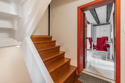 The Venice Red Door Apartment - image 12