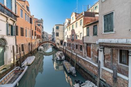 The Venice Red Door Apartment - image 15