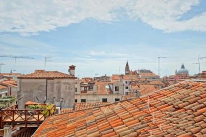 On the roofs to Piazza San Marco - Venezia - image 14