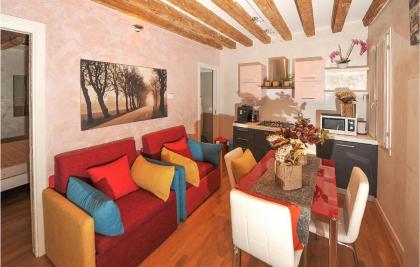 Beautiful Apartment In Venezia With Wifi And 1 Bedrooms 2 - image 2