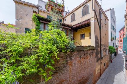 Cannaregio Romantic View Apartment - image 16