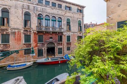 Cannaregio Romantic View Apartment - image 17