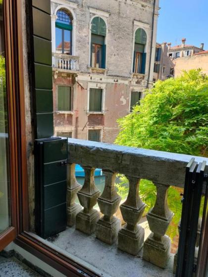 Cannaregio Romantic View Apartment - image 19