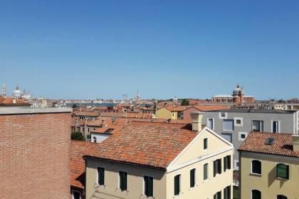 Romantic loft in Venezia - image 12