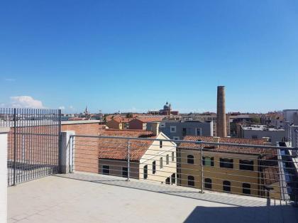 Romantic loft in Venezia - image 15