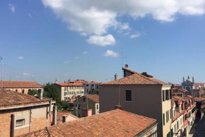 Romantic loft in Venezia - image 3