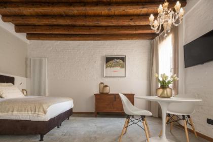 Castello Apartment with Garden R&R - image 3