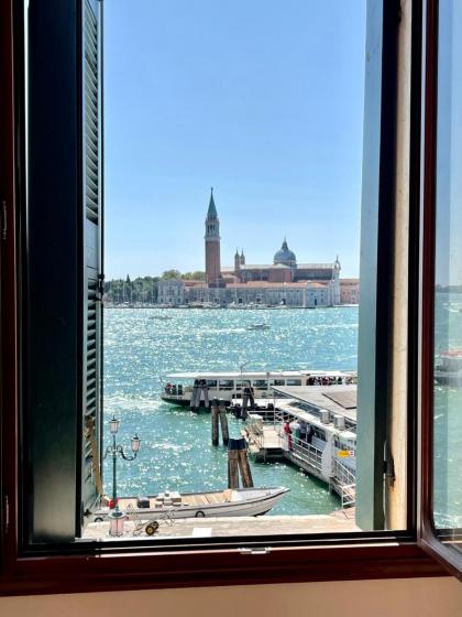 The B Collection - Riva Schiavoni - Bacino San Marco View - image 6