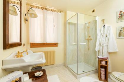 Venice Heaven Apartments San Marco a stone's throw away from San Marco Square - image 9