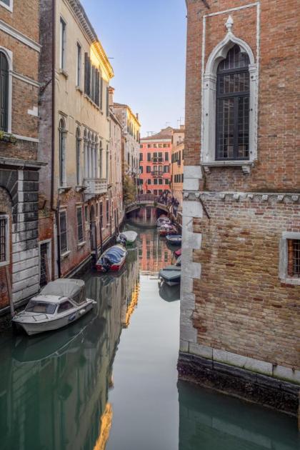 Miracoli Apartment with View on the Canal R&R - image 11