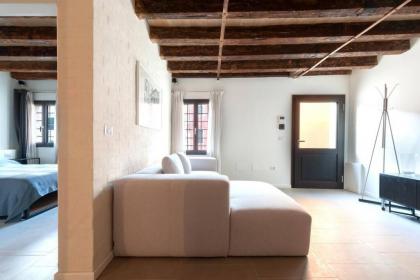 Ca' Ferrando brand new apartment experienced host! - image 11