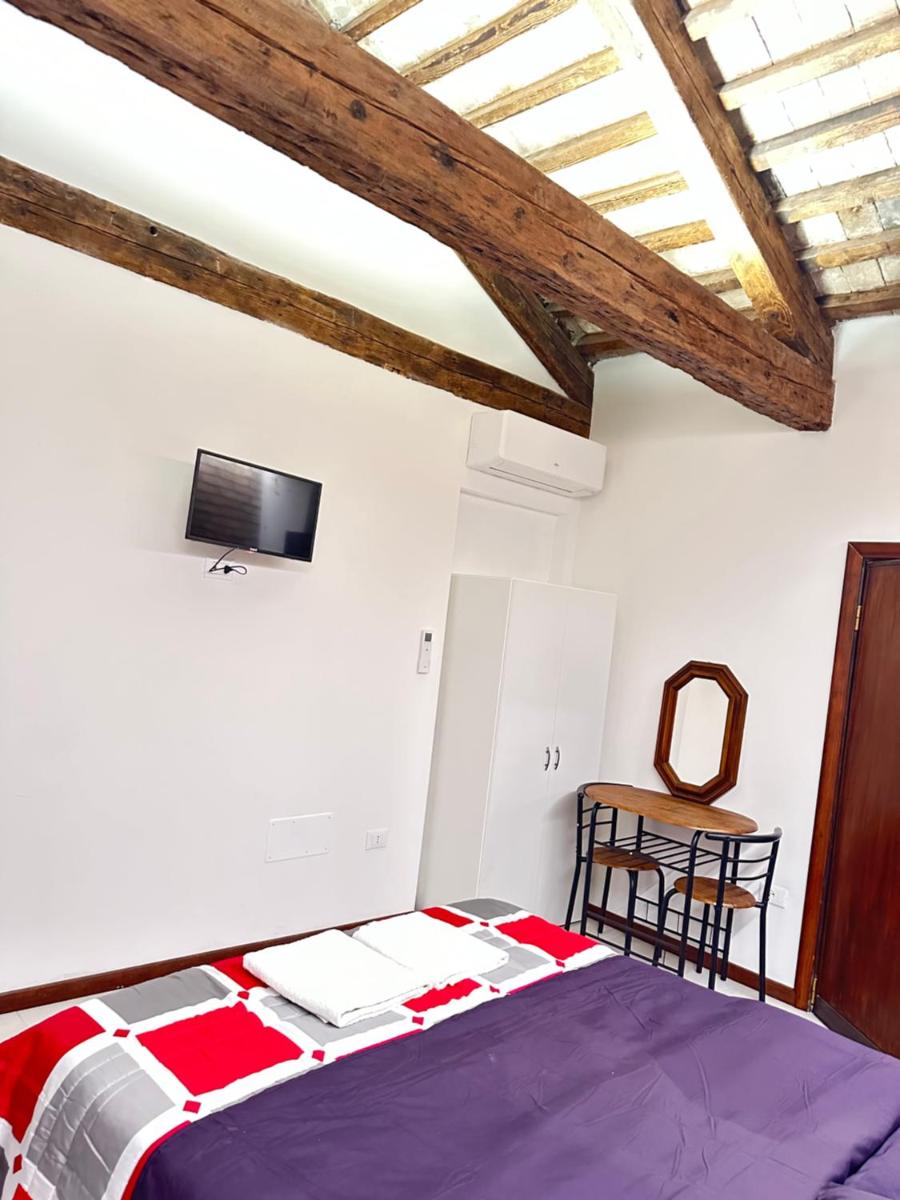 Venice Rainbow apartments San Zaccaria - image 5