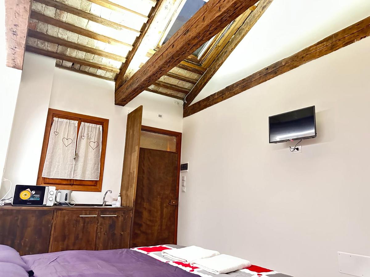 Venice Rainbow apartments San Zaccaria - image 7