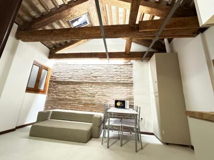 Venice Rainbow Apartments San Zaccaria 2 - image 9